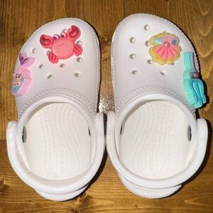 Kids White Crocs SZ 5 Classic Clogs w/ Little Mermaid Jibbitz Charms